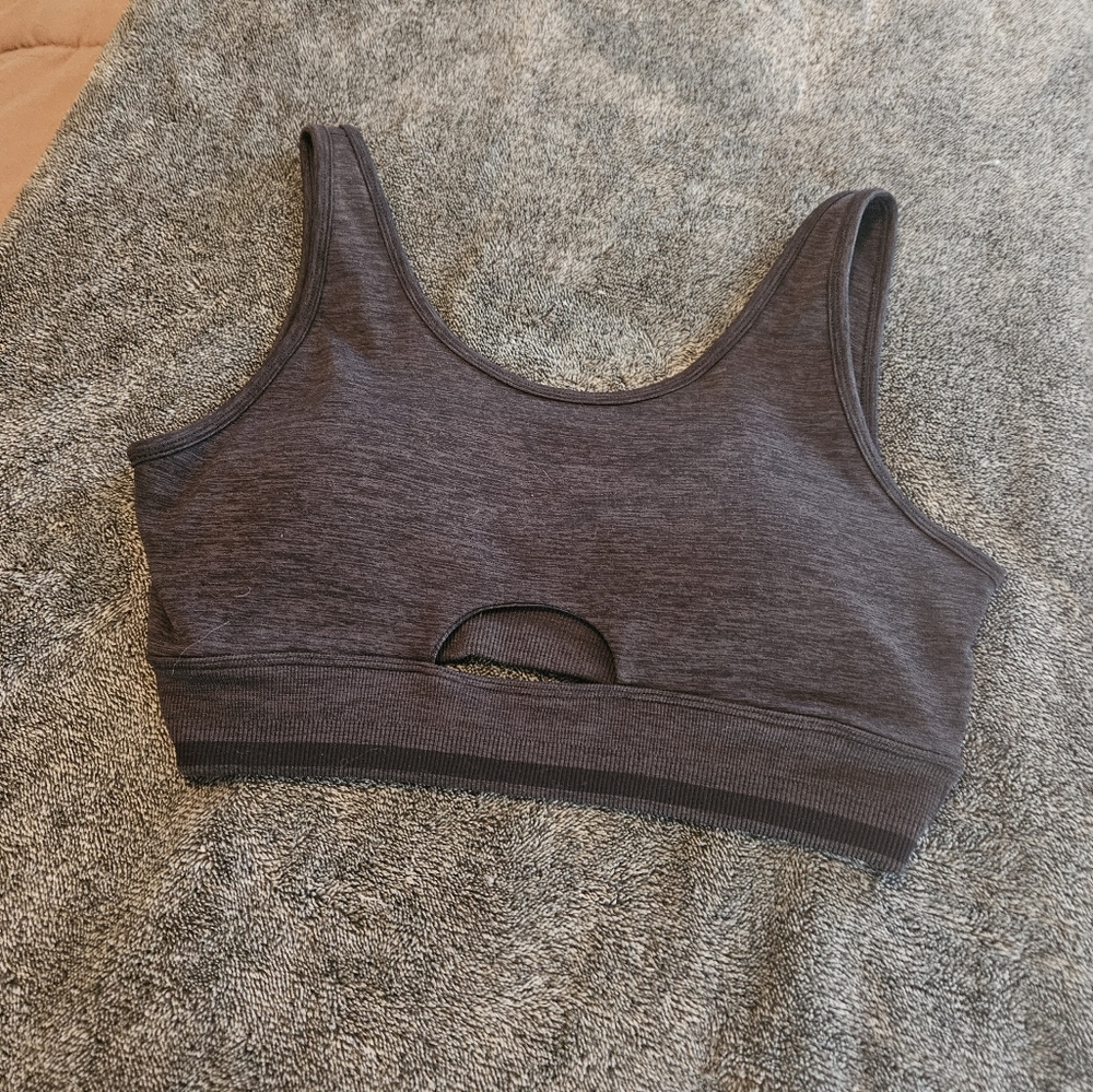 sports bra